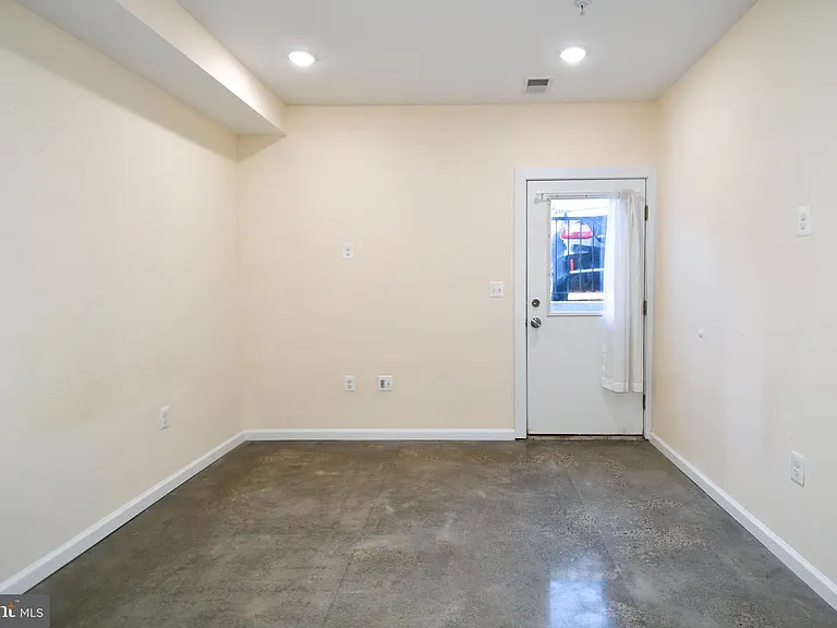 1040 Bladensburg Rd NE #B — Photo 11