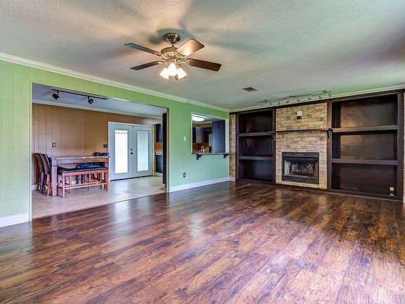 2nd image of 46 Cypress Dr