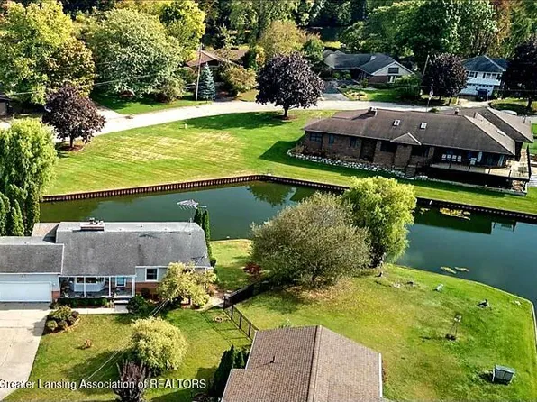 10289 Lafayette Ln, Dimondale, MI 48821