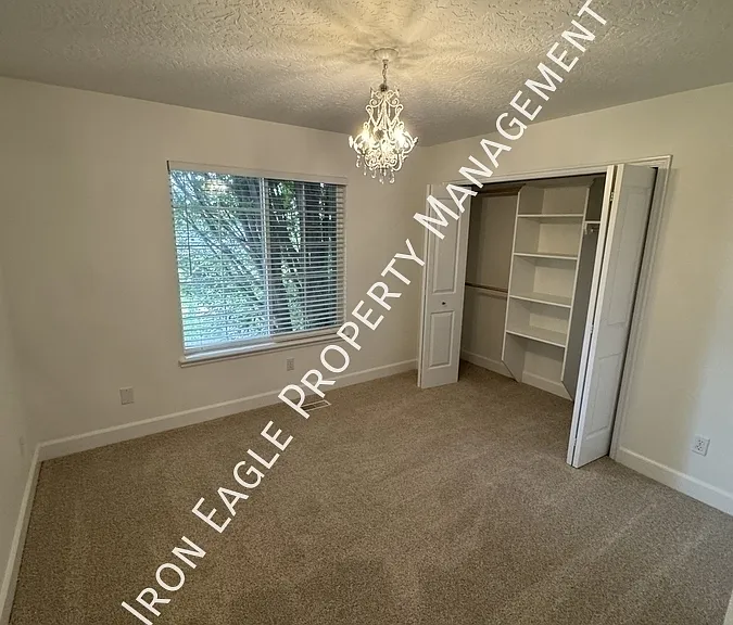 2481 E Lenox Ct — Photo 13