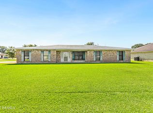 1002 Lemon Dr, Saint Martinville, LA 70582