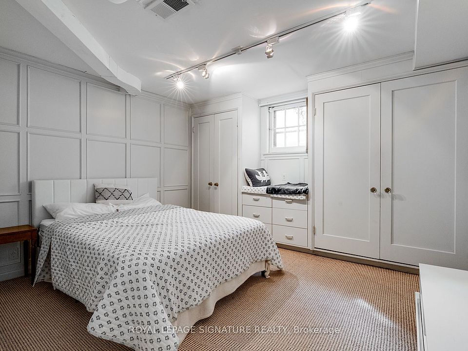 1st image of 529 Spadina Rd