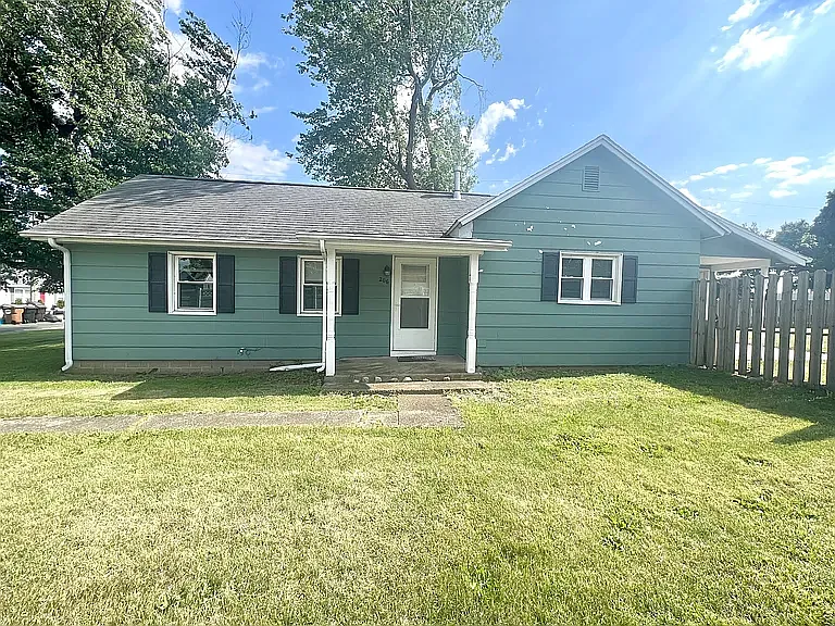 206 S West St — Photo 2