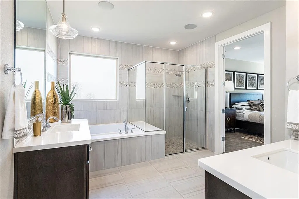 5 bed, 4.5 bath, 4289 sqft, $4,200 — Photo 1