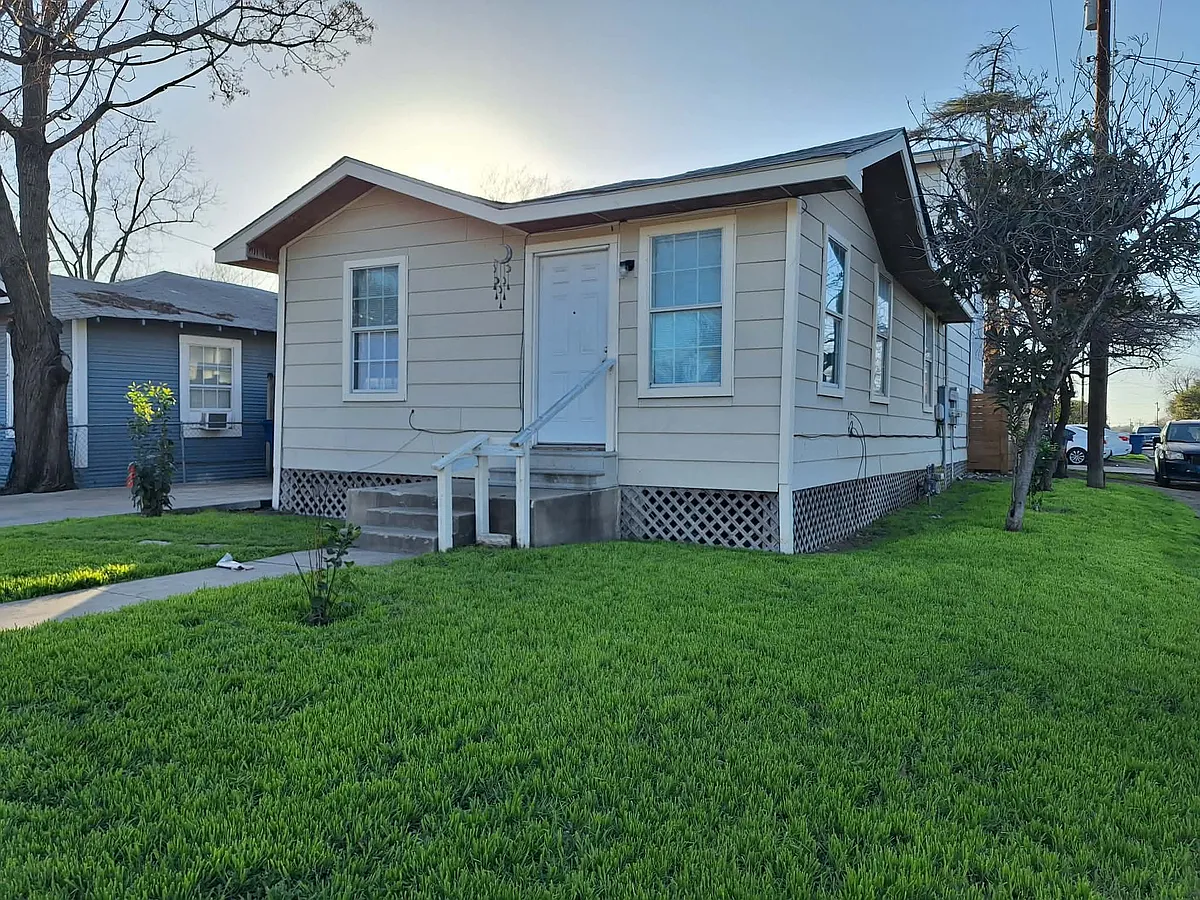 Building Photo - 125 Cometa St #1