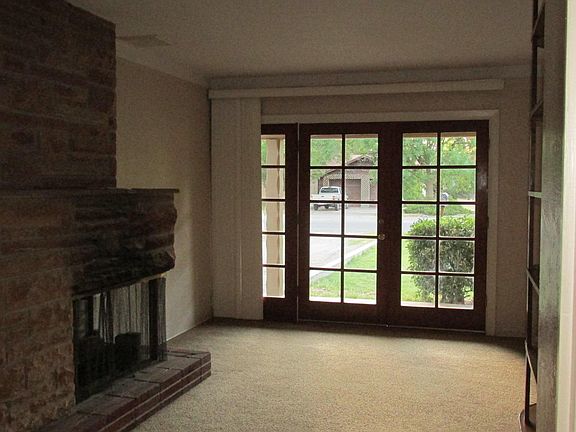 3rd image of 5124 Camino De La Vista Dr