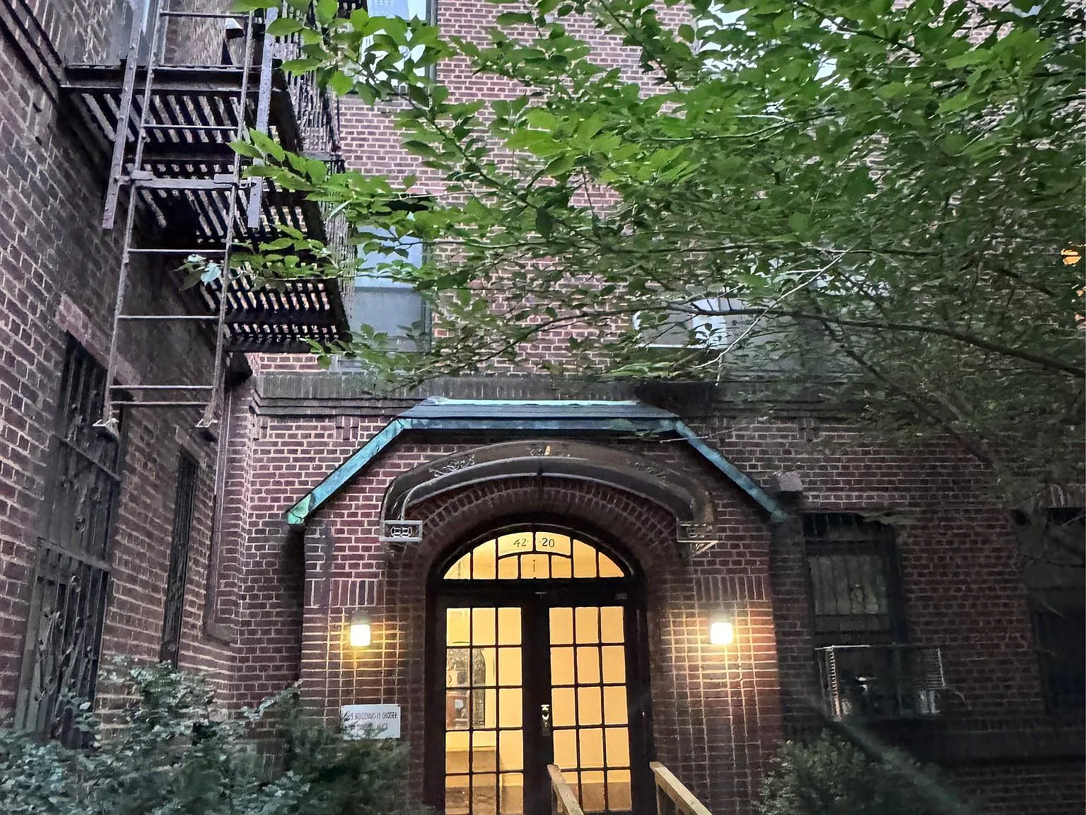 2 bed, 2.5 bath, 2100 sqft, $4,300 — Photo 1