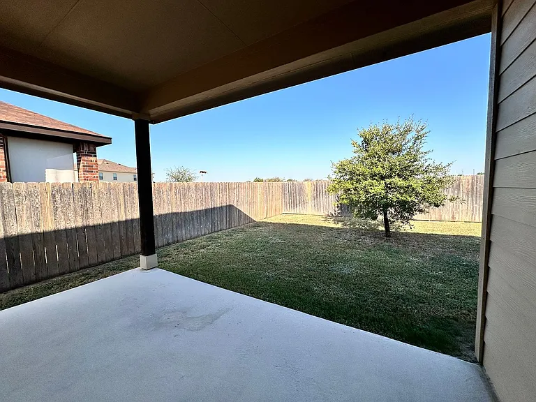 371 Creekside Curv — Photo 17