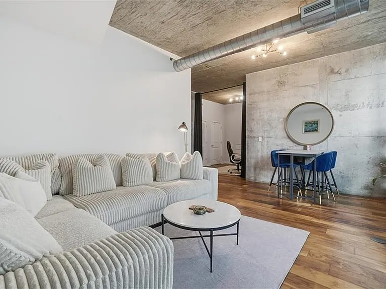 923 Peachtree St NE #1221 — Photo 2