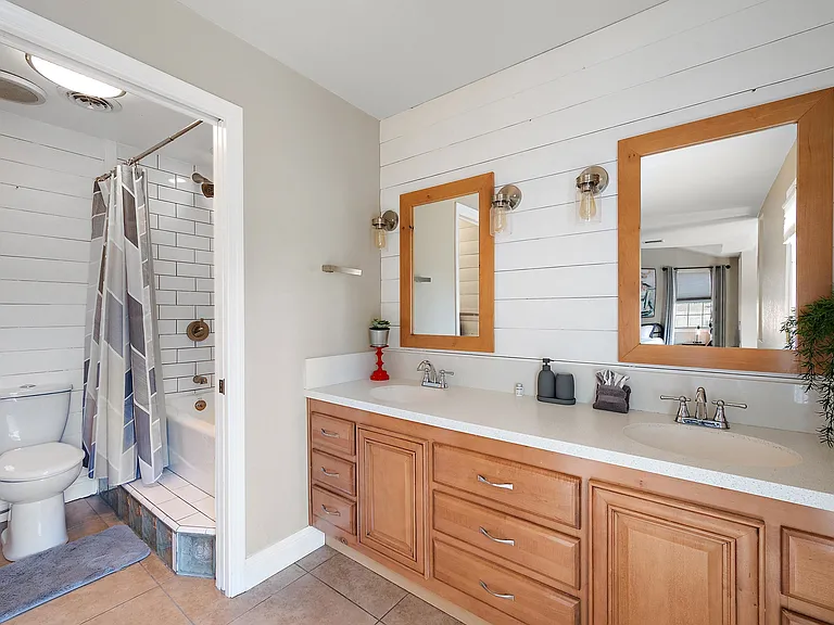 4352 E Cherokee St — Photo 33