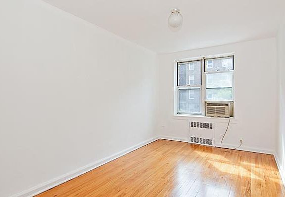2nd image of 6707 Yellowstone Blvd APT 3E
