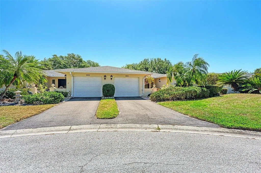 2 bed, 2.0 bath, 1708 sqft, $2,100 — Photo 1