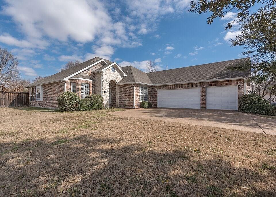 1st image of 636 Park Highlands Ct