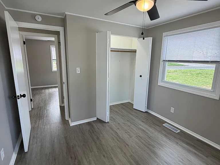 2504 Campbell Dr — Photo 23