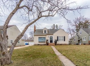 335 Derbyshire Rd, Waterloo, IA 50701