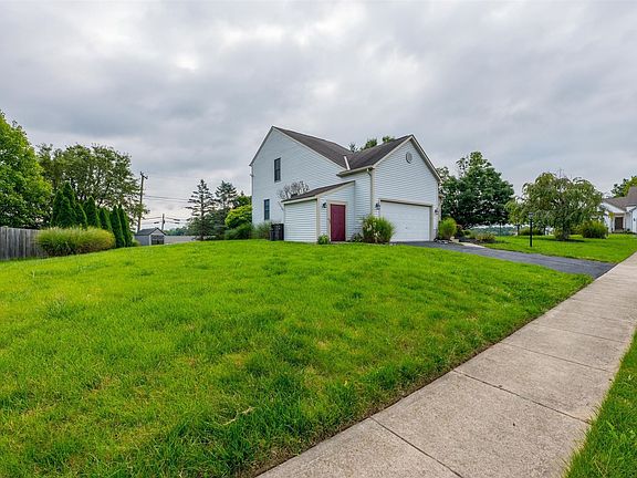3rd image of 715 Osborn Dr