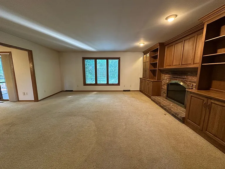 486 Ashton Ct SE — Photo 4