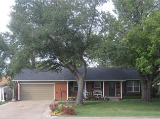 8231 E 33rd St, Tulsa, OK 74145