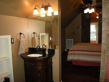 4th image of 1604 Shady Ln