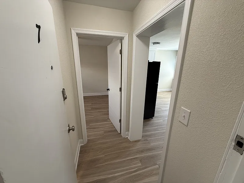 1 bed, 1.0 bath, 625 sqft, $1,245 — Photo 2