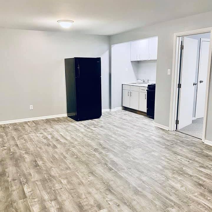 1st image of 205 Washington St APT 3