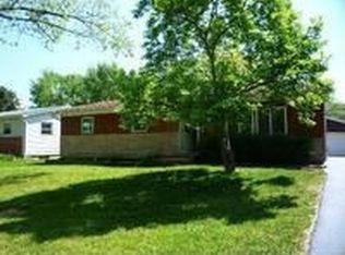 420 Willow Rd, Wauconda, IL 60084