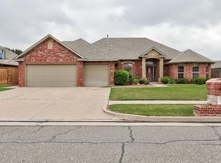 3208 Birch Dr, Moore, OK 73170