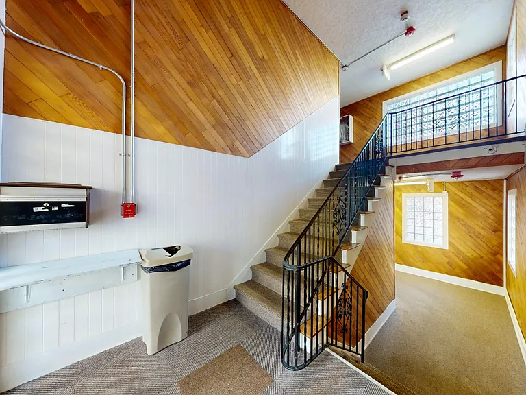 435 -Keystone Apartments — Photo 11