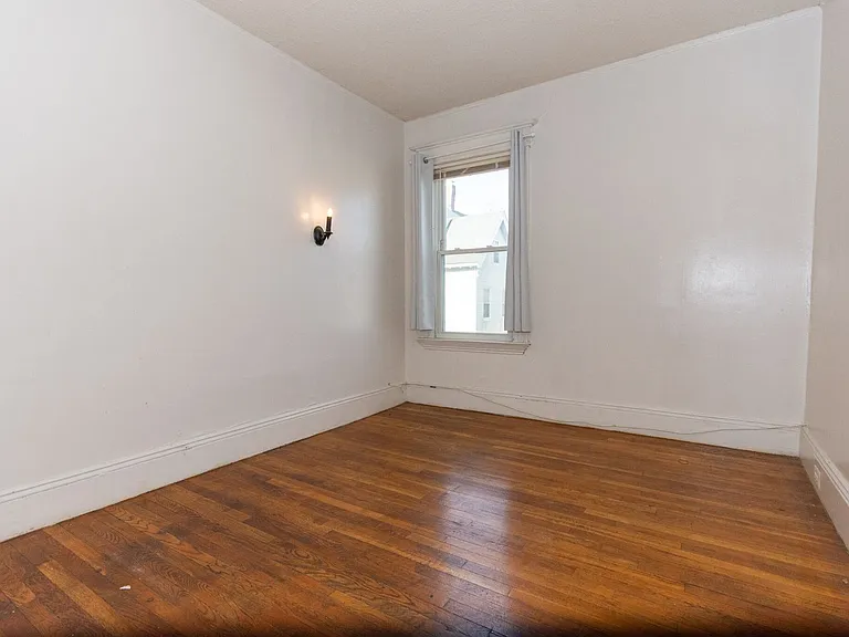 9 Ashford St #1A — Photo 11