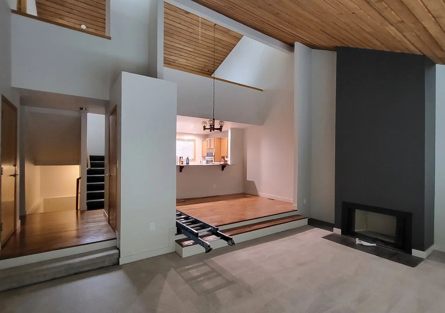 2 bed, 1600 sqft, $3,000 — Photo 3