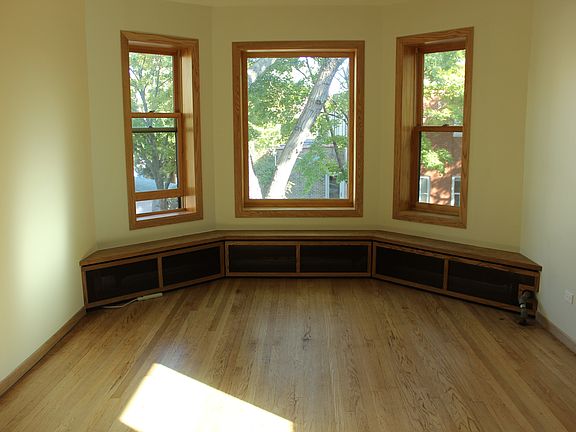 4th image of 3540 N Wolcott Ave
