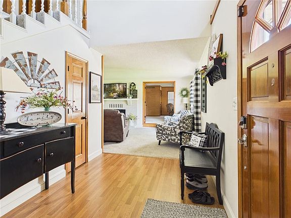 4th image of 21 Golf View Dr