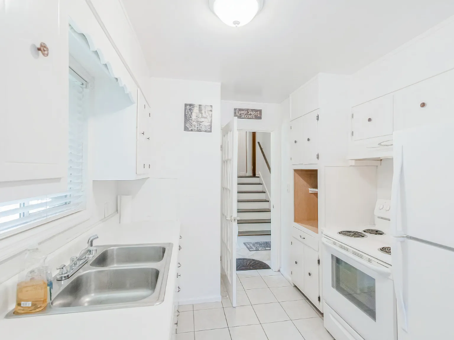 4 bed, 2.0 bath, 2000 sqft, $693 — Photo 3