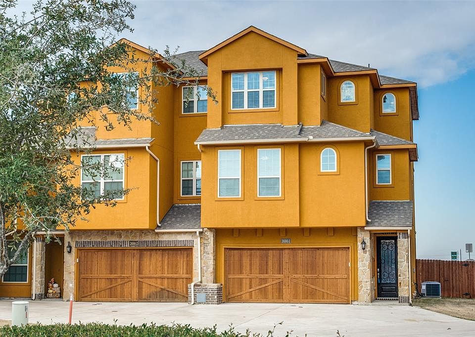 1st image of 2690 Venice Dr Unit 1