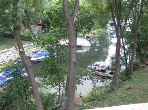4355 Shoreline Dr, Spring Park, MN 55384