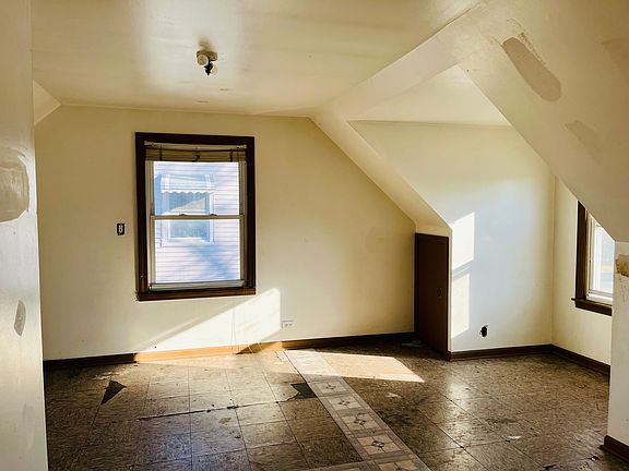 3rd image of 5408 W 88th St