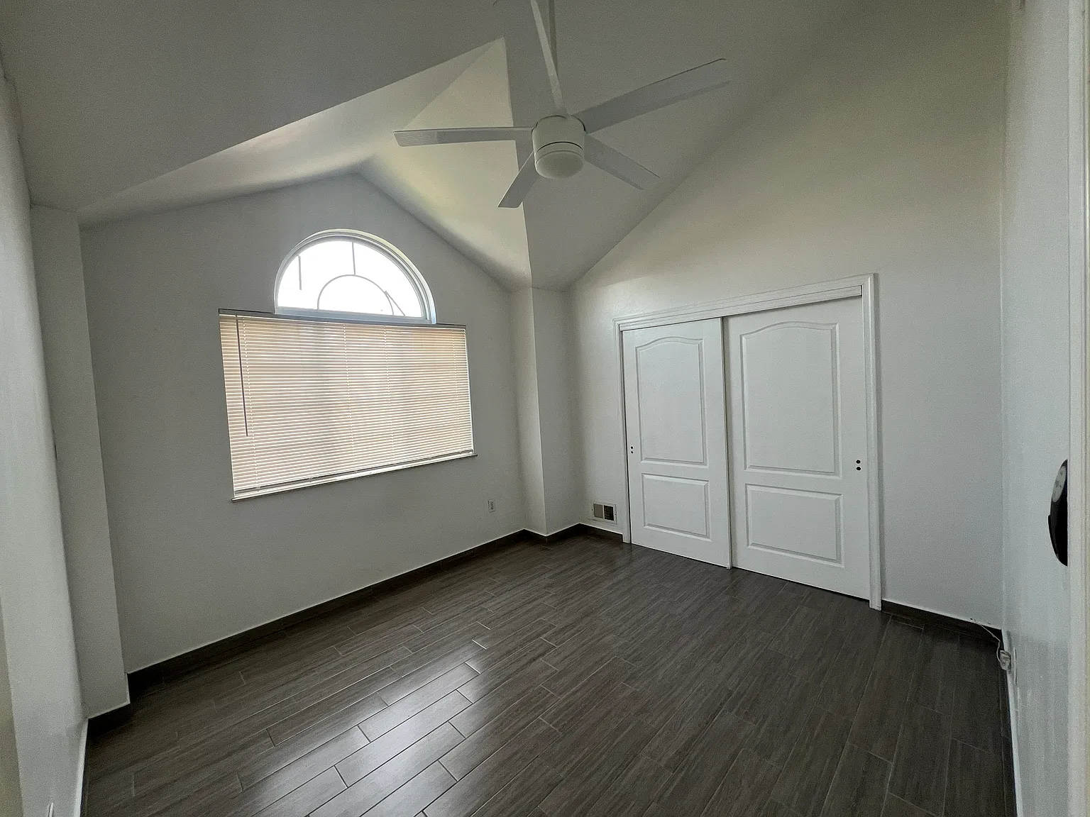 1 bed, 700 sqft, $1,900 — Photo 4