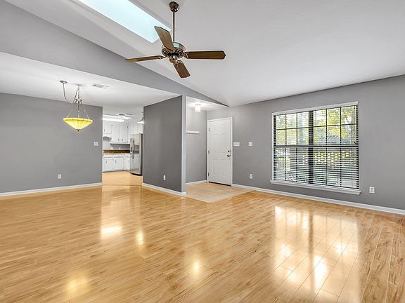 3rd image of 192 NE Villas Ct
