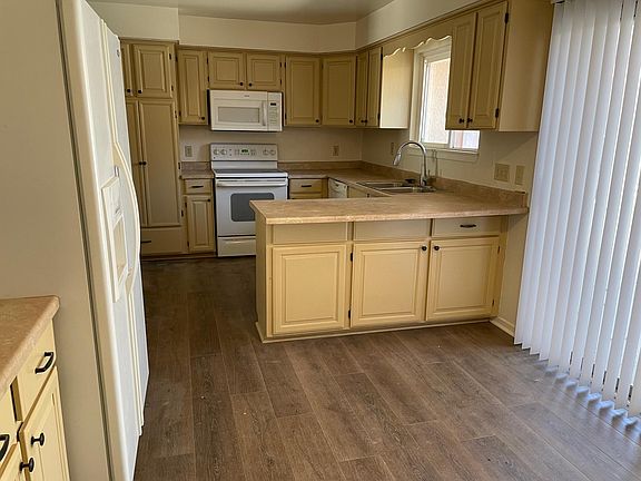 4th image of 2033 Hawley Dr