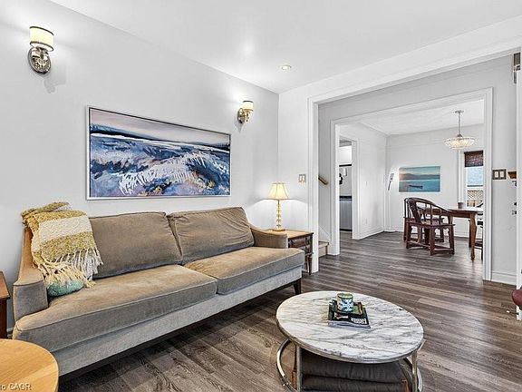 2nd image of 710 Rennie St