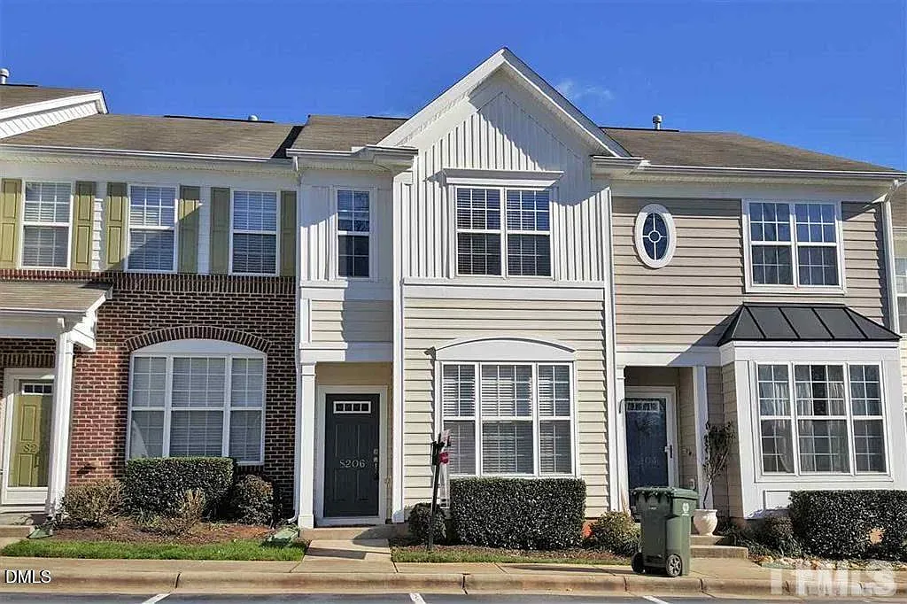 2 bed, 2.5 bath, 1383 sqft, $1,725 — Photo 1