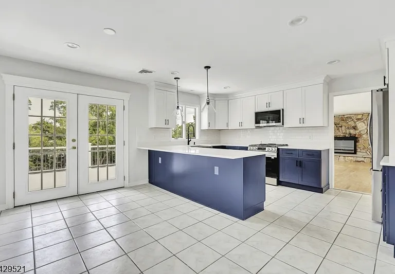 136 Carlough Rd — Photo 11