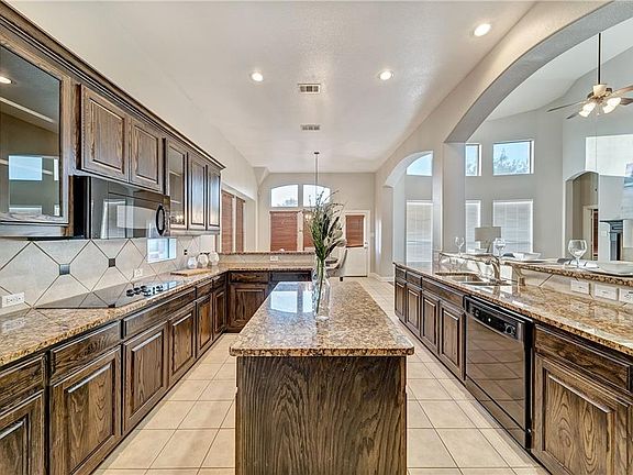 5th image of 2740 Cape Pearl Dr