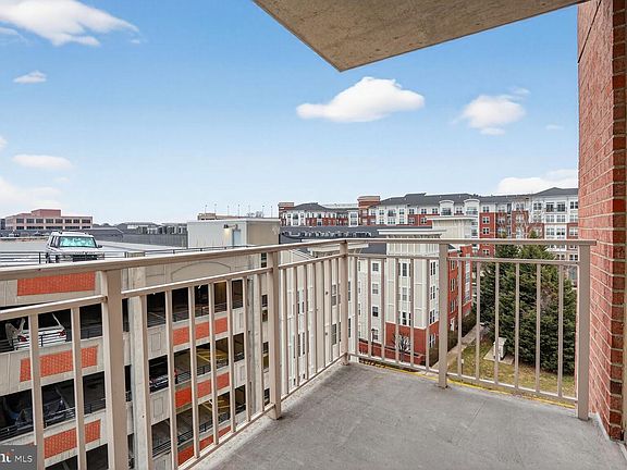 4th image of 2726 Gallows Rd APT 619