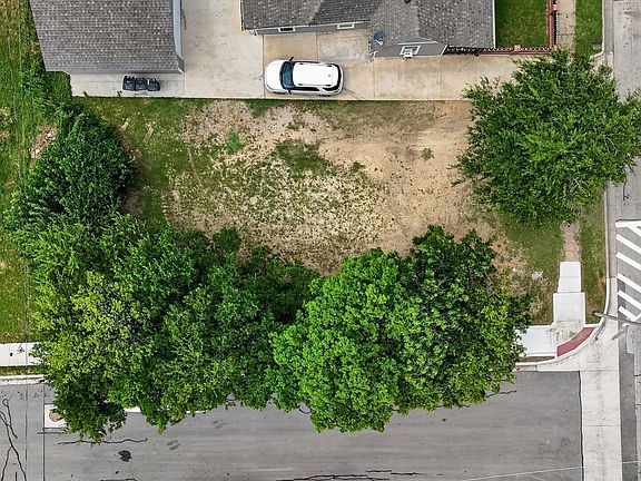 5th image of 1432 Evans Ave