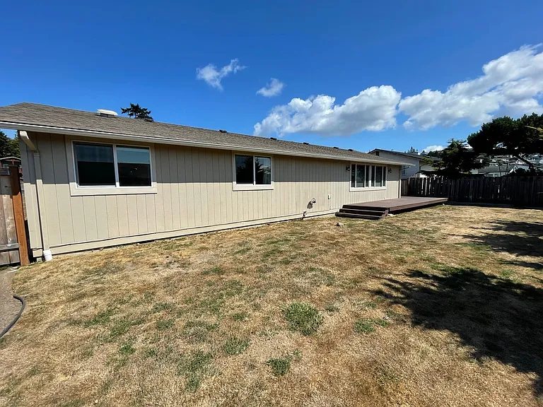 5311 Kingsway — Photo 31