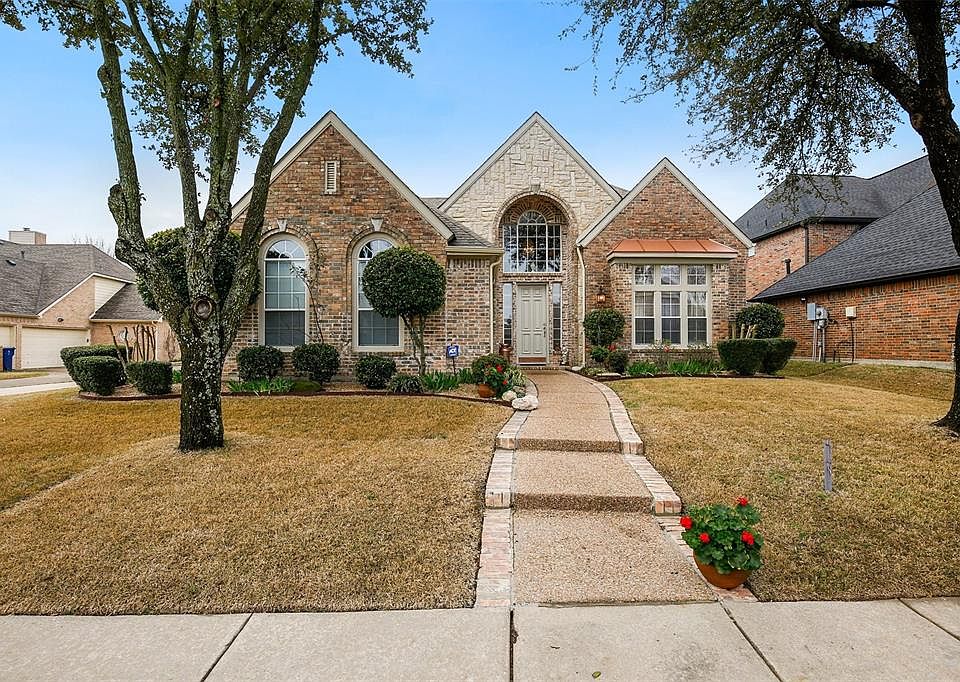 1st image of 706 Fairway Lakes Dr