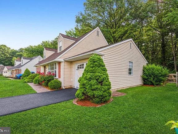 4th image of 73 E Shady Dr