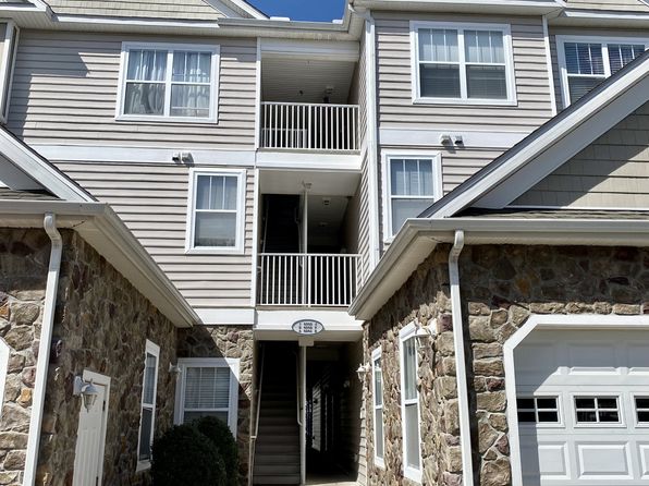 4303L Summer Brook Way #1