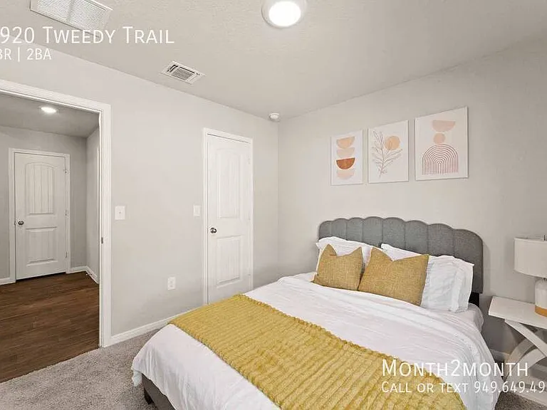 2920 Tweedy Trl — Photo 12